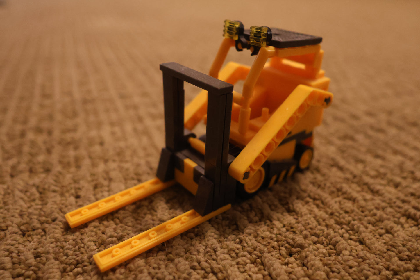100% Forklift